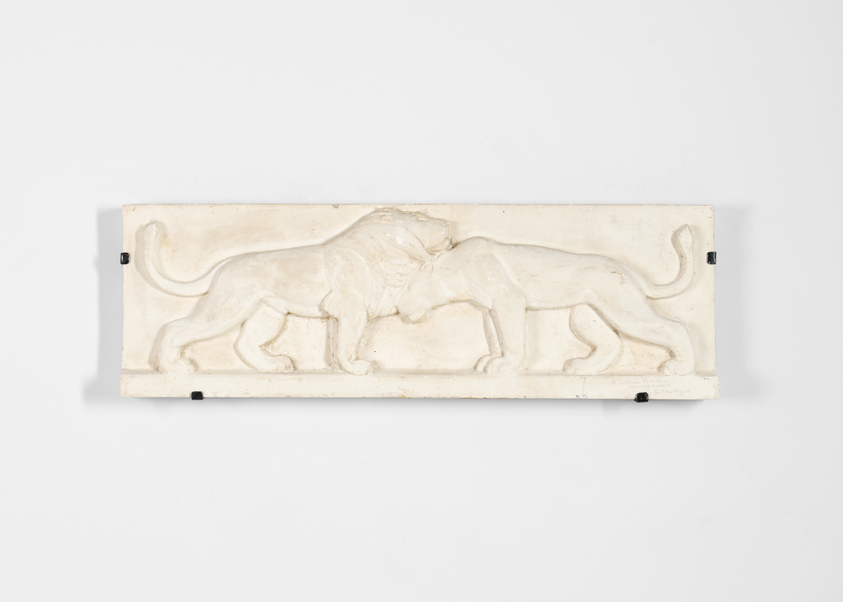 "Lion et Lionne" Bas-relief Sculpture