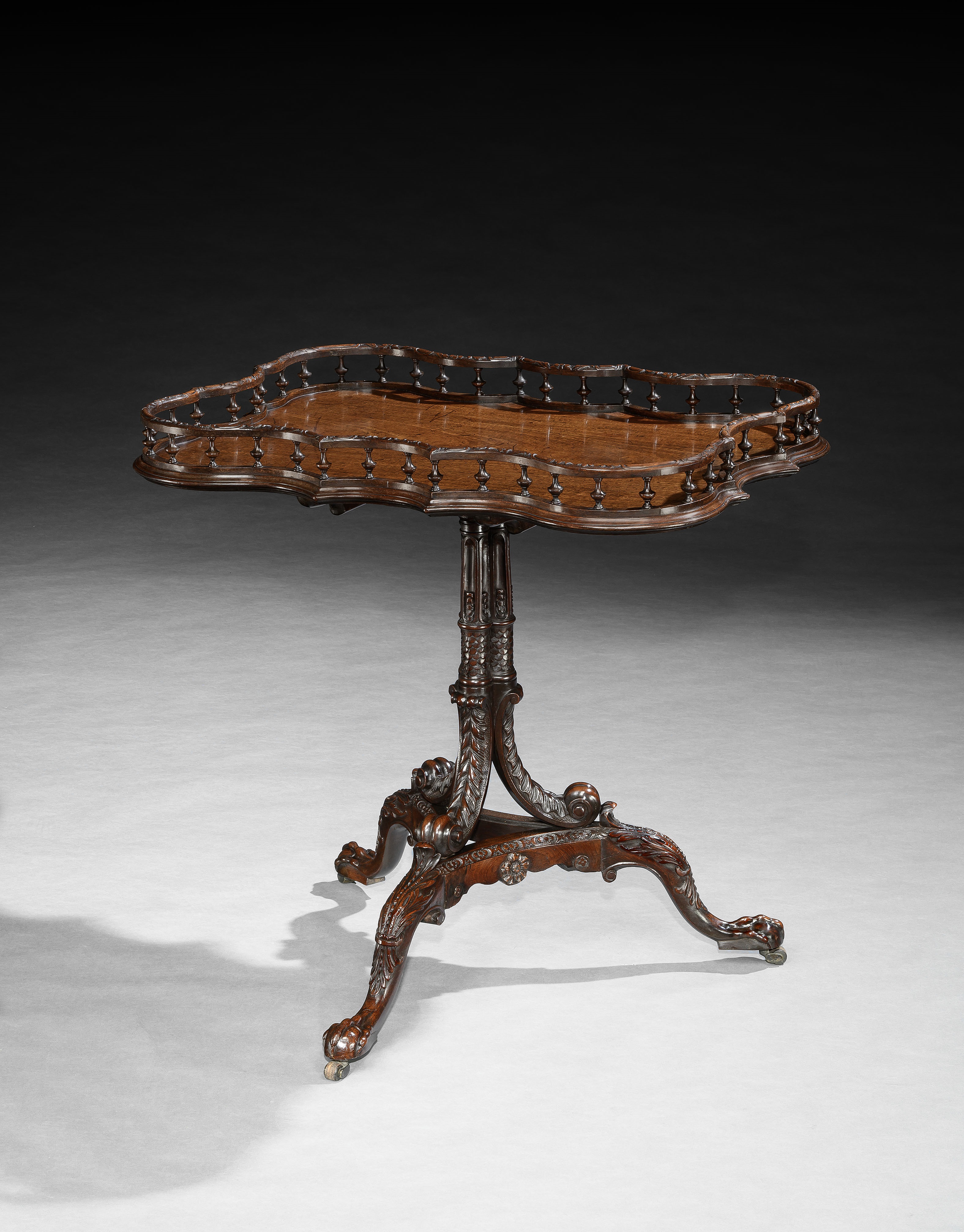 A GEORGE II MAHOGANY TRIPOD TABLE