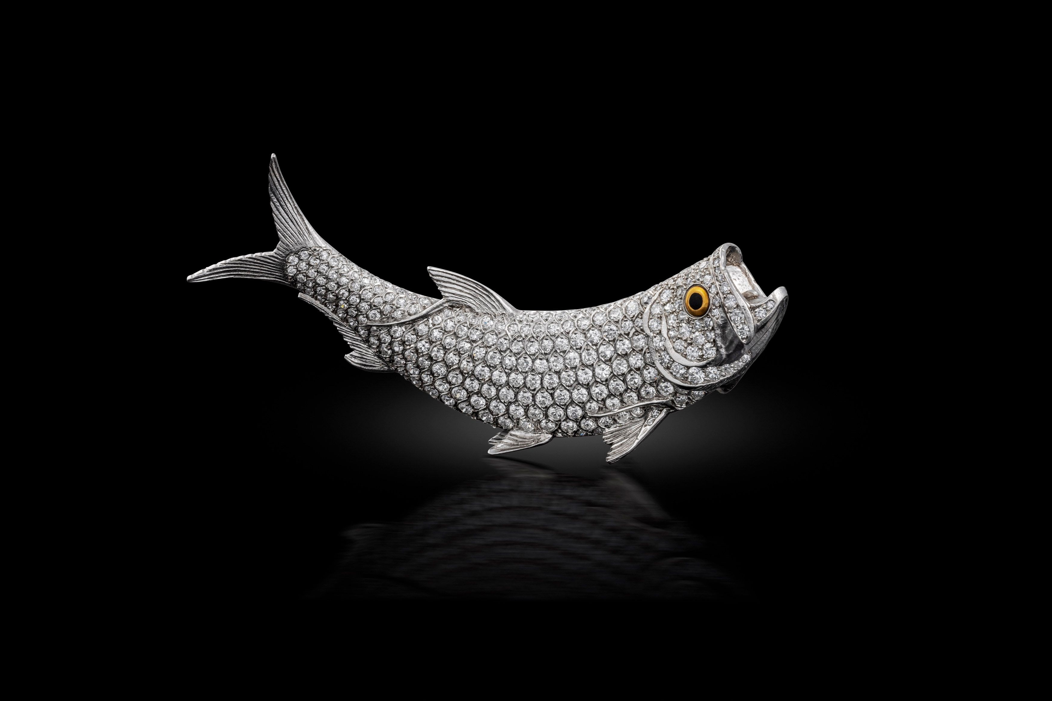 Mid-20th century diamond fish brooch
