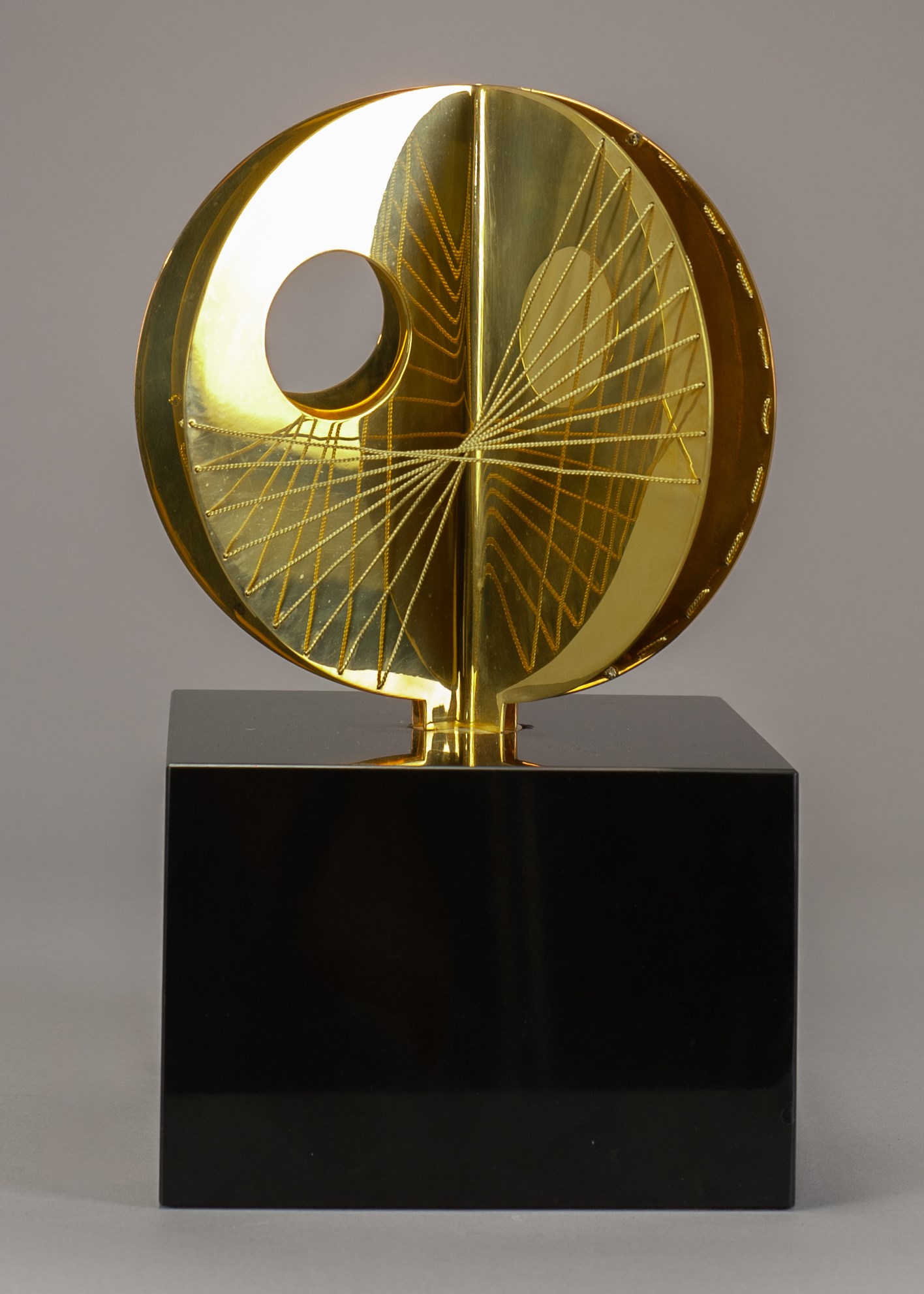 Three Curves with Strings (Gold Mincarlo)